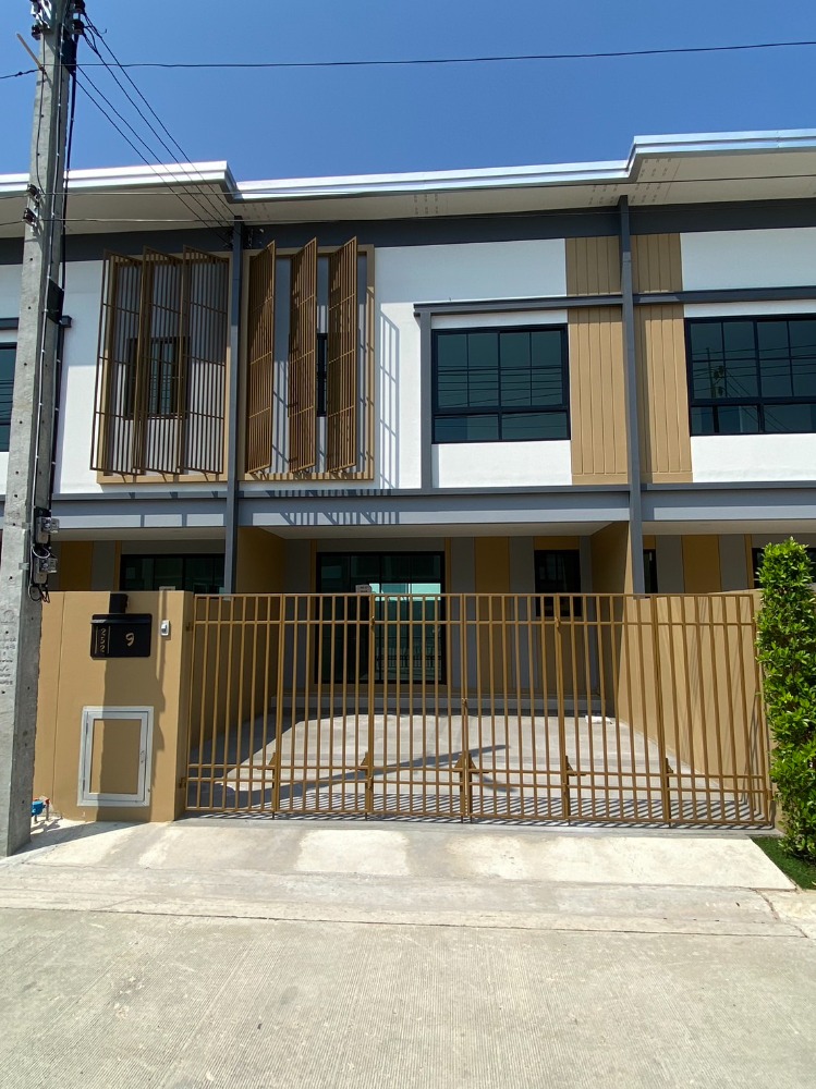 For SaleTownhouseNawamin, Ramindra : Selling a new townhome project, Osaka Village, Ramintra-Khu Bon, new houses have never been cheaper than the project!!! (SAV345)