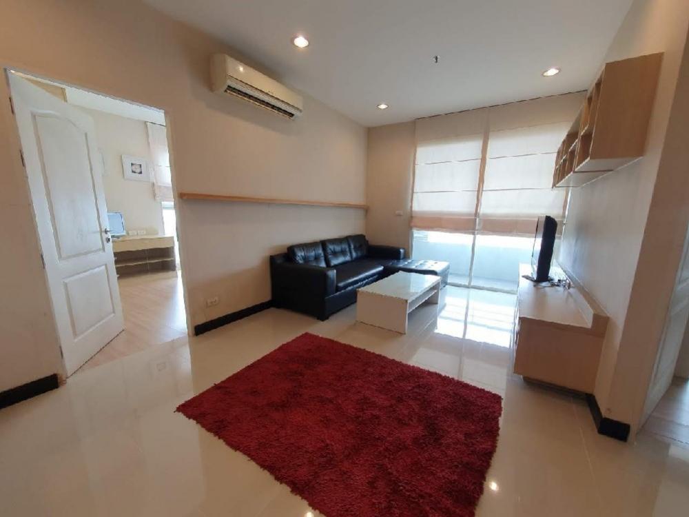 For RentCondoWongwianyai, Charoennakor : Cheap for rent, The Light House Condo, Charoen Nakhon, near BTS Krung Thonburi / Iconsiam, corner room, 2 bedrooms.