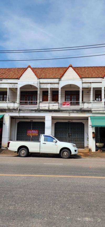 For SaleShophouseKoh Samui, Surat Thani : Sell / rent a 2-storey commercial building with 2 adjoining rooms, good location, able to trade, near Yos Camp, near the market, shops, Chalok Rat Road, Mueang Surat Thani