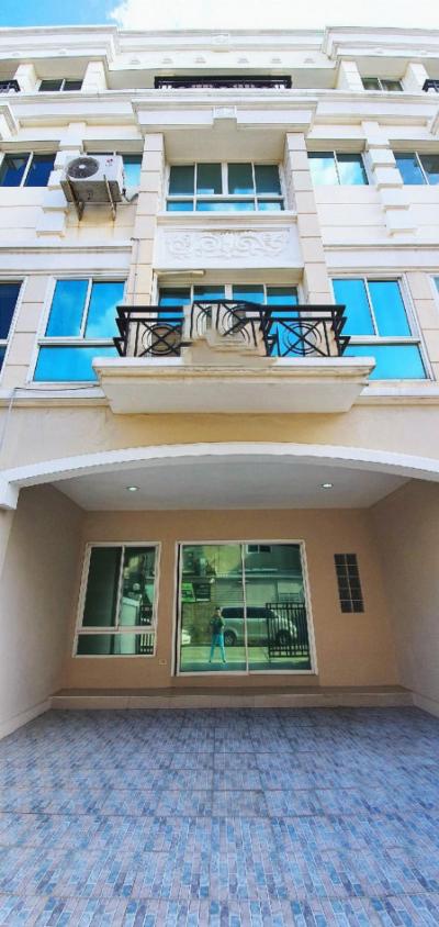 For RentTownhouseLadkrabang, Suwannaphum Airport : Townhome for rent, can make an office, Soi Srinakarin 42 260 sq m. 30 sq wa, next to the main road and Seacon Square.