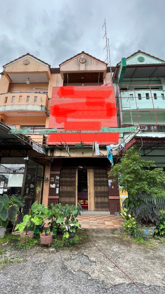 For SaleTownhouseTrang : 3-storey townhouse for sale, in front of Huai Yot School, Trang Province, next to the main road, suitable for business