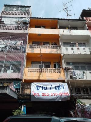 For SaleShophouseKasetsart, Ratchayothin : Urgent sale!!! Commercial building in Soi Phahonyothin 34/2, size 16 sq m. Suitable for an apartment near the main road. Near Senanikom BTS, only 100 meters