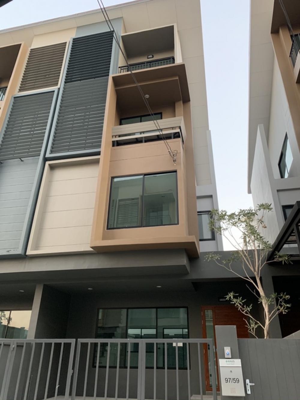 For SaleTownhouseChaengwatana, Muangthong : Townhome for sale Haus Clover Ratchaphruek-Chaengwattana. Some are ready to move in, warm and inviting.