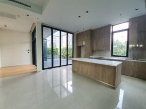 For RentCondoRama9, Petchburi, RCA : For rent Circle Living Prototype 3 bedrooms 444.63 sq m near Airport Link Makkasan.