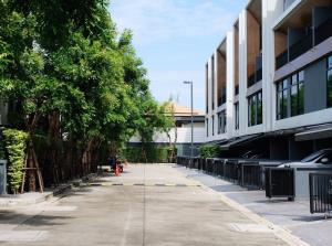 For SaleTownhouseRama3 (Riverside),Satupadit : SELL! Townhome Arden Rama3 3 bedrooms 15.4 Mb All-in !!!! Best price in the village, empty houses can be customized as you like.