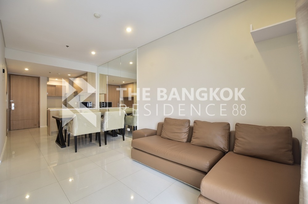 For SaleCondoRama9, Petchburi, RCA : Villa Asoke for sale, ready to move in, 1 room, 6.15million ** 48 sq m, lower price than market Front view of the project, call now 090-9193641 G