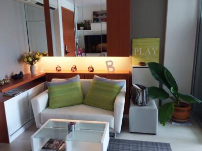 For RentCondoSathorn, Narathiwat : Condo for rent Rhythm Sathorn-Narathiwat (Rhythm Sathorn-Narathiwas) Convenient transportation, next to BTS Chong Nonsi, complete furniture and electrical appliances. ready to move in
