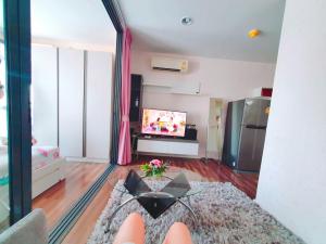 For RentCondoRamkhamhaeng, Hua Mak : 🔥 Very nice Living​ nest​ ramkhamhaeng condo near The Mall Bangkapi Traveling is very convenient. If interested, you can talk to Yui 🔥🔥 Condo for rent ​Living​ nest​ ramkhamhaeng🏢