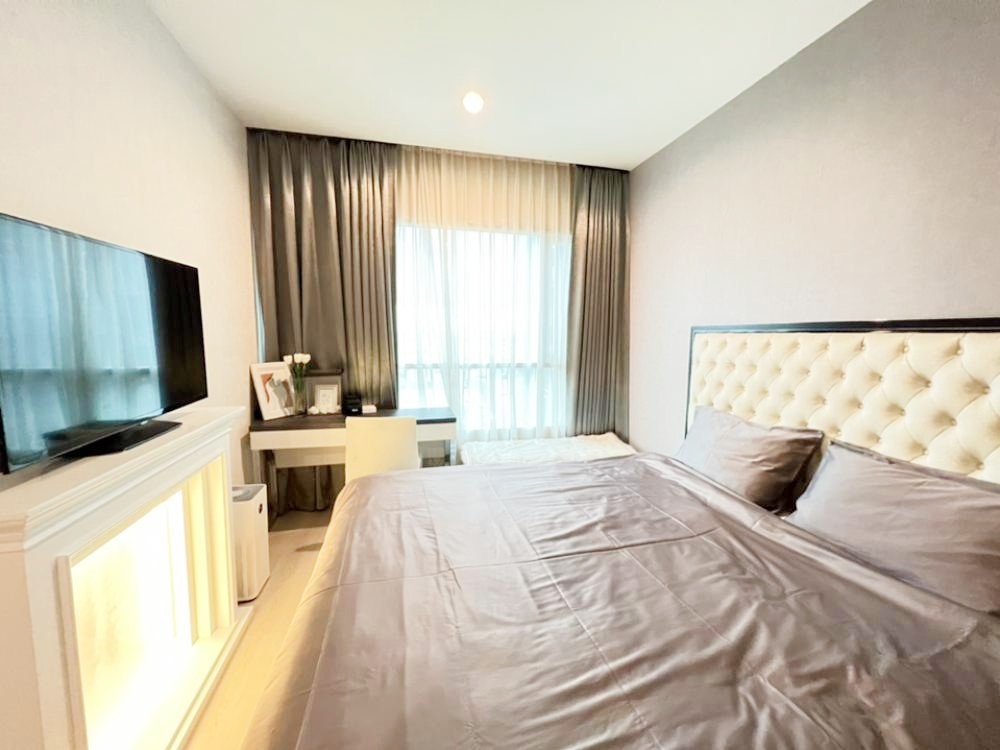 For SaleCondoRatchadapisek, Huaikwang, Suttisan : Condo for sale, Life Ratchadaphisek, 2 bedrooms, 2 bathrooms, 56 sqm., 14th floor, elegant decoration. Fully-furnished.