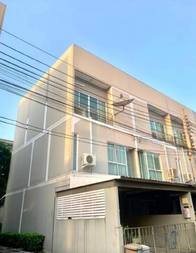 For RentTownhousePattanakan, Srinakarin : ✅ 3-storey townhome for rent, Patio Phatthanakan 38, fully furnished and furnished You can carry your bag in.