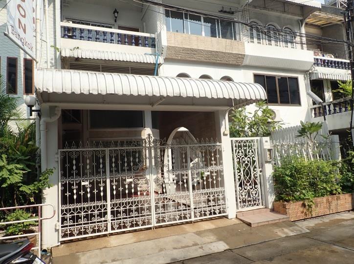 For RentTownhouseSilom, Saladaeng, Bangrak : For rent 🔥🔥 Townhouse 4 bedrooms, Soi Convent, special price 🔥🔥