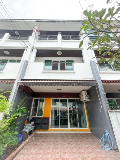 For RentTownhouseEakachai, Bang Bon : 🚩For rent 🚩Town Home 3 Storey in Baan Klang Muang Sathorn-Taksin 2 near BTS Wutthakat