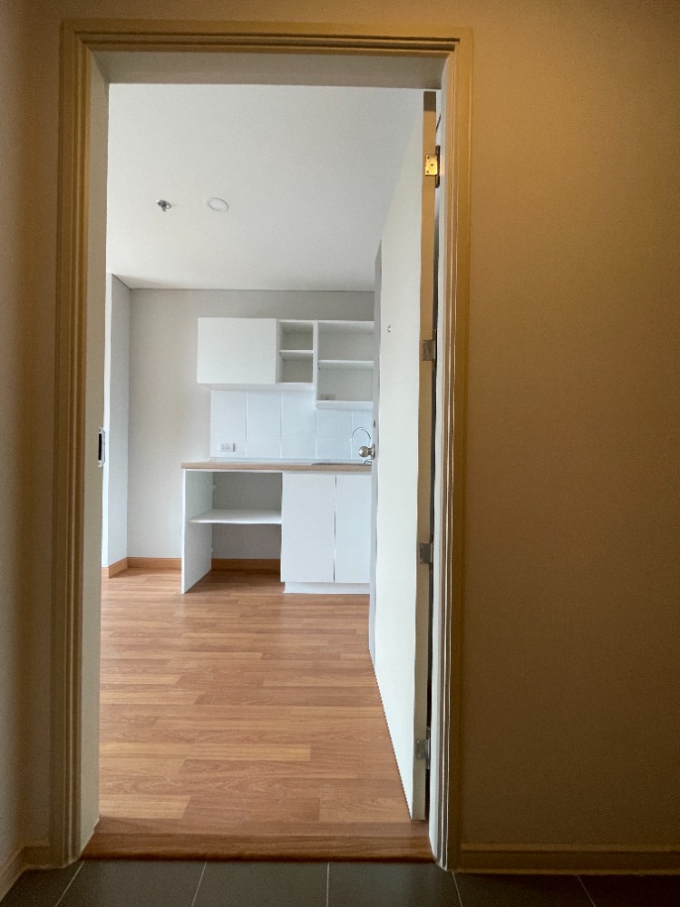 For SaleCondoBang Sue, Wong Sawang, Tao Pun : Condo for sale, Lumpini Place Tao Poon Interchange, 16th floor, size 32.73 sq m, 1 bedroom, 1 bathroom, swimming pool view, near Tao Poon MRT, only 100 m., convenient travel, connecting every lifestyle in the business center. New in Tao Poon area