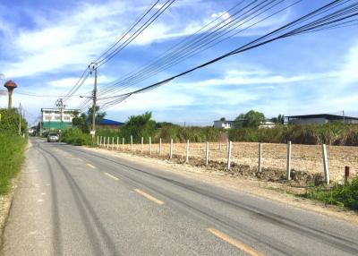 For SaleLandPattanakan, Srinakarin : Land for sale 200 square wa, Romklao, Minubri, Lat Krabang, near the orange and pink lines. near the Airport Rail Link Suvarnabhumi Airport (Land is filled)