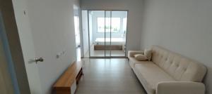 For RentCondoPathum Thani,Rangsit, Thammasat : Condo for rent The Kith Rangsit-Tiwanon (The Kith Rangsit-Tiwanon) good view, airy, clear, no building blocks, next to the main road, new room, never been in, fully furnished, ready to move in
