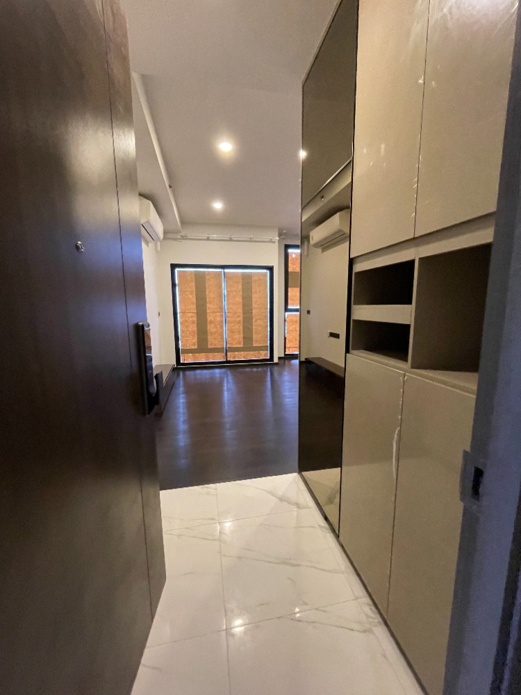 For SaleCondoSukhumvit, Asoke, Thonglor : Condo for sale, Park Origin Thonglor, 15th floor, size 33.65 sq m, 1 bedroom, 1 bathroom, sold as Fully Fitted, High Rise Condo, 39-59 floors high, with amenities, connected to 3 buildings, 1.5 kilometers from BTS Thonglor, surrounded. Go with the shoppin