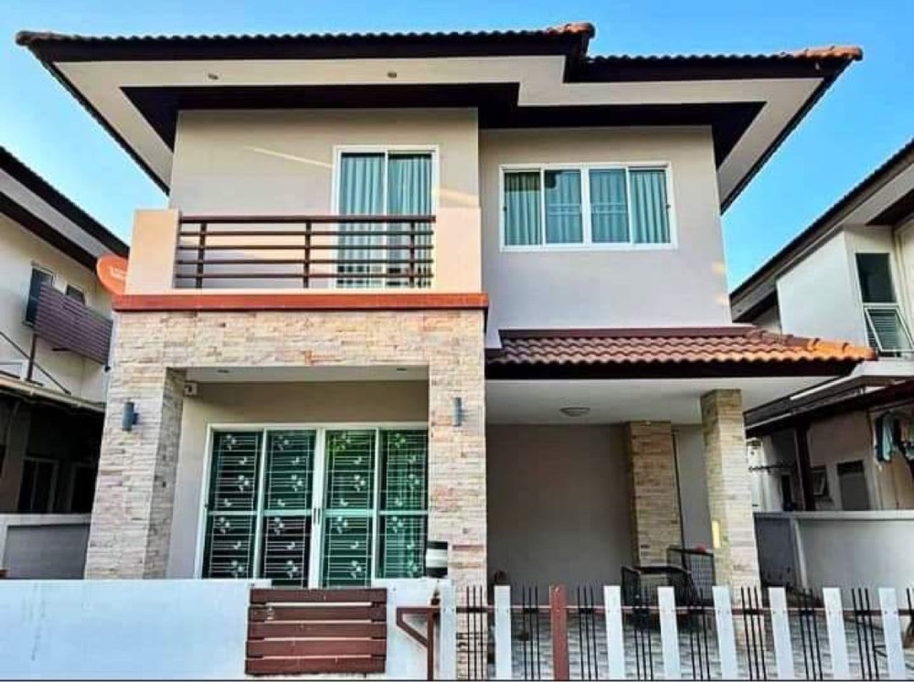 For SaleHouseKaset Nawamin,Ladplakao : House for sale 40 sq m, special price today-Nov 65, good location in Lat Phrao area. Kaset Nawamin Soi Lat Pla Khao 43