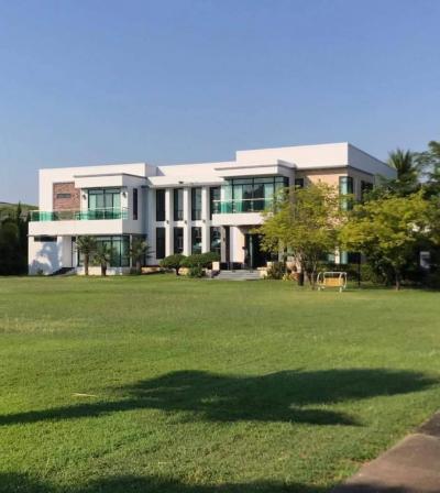 ขายบ้านพิษณุโลก : บ้านสวยพร้อมที่ดินขนาดใหญ่ในตัวเมืองพิษณุโลก