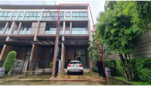 For SaleTownhouseKasetsart, Ratchayothin : Townhome for sale, Baan Klang Muang Ratchayothin, Rim room, size 31 sq.wa., good price, beautiful decoration, fully furnished, ready to move in