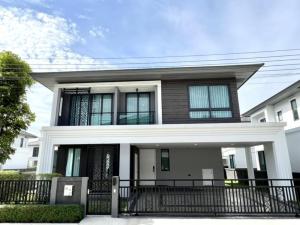 For RentHouseSamut Prakan,Samrong : House for rent Britania Bangna, 5 bedrooms, new corner house.