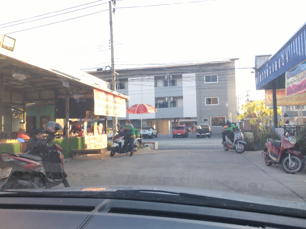 เซ้งร้านค้า ร้านอาหารลาดกระบัง สุวรรณภูมิ : เซ้งกิจการเครื่องซักผ้าหยอดเหรียญ ล้างรถหยอดเหรียญ ตรงข้าม อพาร์ตเมนต์ ใกล้ รร. หมู่บ้านและแหล่งชุมชน วางระบบน้ำไฟ เรียบร้อย