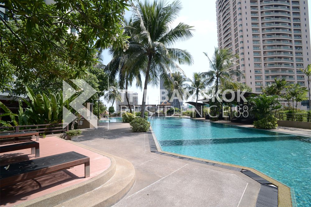 For SaleCondoSathorn, Narathiwat : 🔥 SATHORN GARDEN 🔥 A resort-style condo in the midst of nature in Sathorn area // If interested, contact Naam 0658216023
