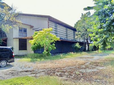 For SaleWarehouseRatchadapisek, Huaikwang, Suttisan : ❤️❤️ Land for sale in the heart of the city with warehouses or warehouses can be made agriculture or can be adjusted to make an office building. Or can be converted to a single house, apartment, dormitory, Sutthisan, large, 545 sq m. Interested in line/te