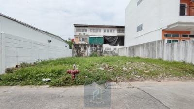 ขายที่ดินลาดพร้าว101 แฮปปี้แลนด์ : ขาย ที่ดิน 56 ตร.วา ซ.ลาดพร้าว 83 (สถานี BTS) ถมแล้ว หน้ากว้าง ทำเลดี ใกล้ทั้ง ถ.ลาดพร้าว และ ประดิษฐ์มนูธรรม