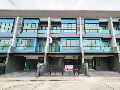 For SaleTownhouseNonthaburi, Bang Yai, Bangbuathong : 3-storey townhome for sale, Lazuli, Mrt Sai Ma - Rattanathibet, Lazuli MRT Saima-Rattanathibet, good location, near Mrt Sai Ma station, only 300 meters.