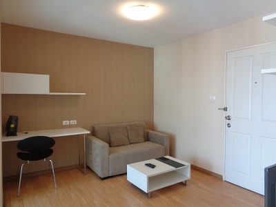 For RentCondoPinklao, Charansanitwong : Condo for rent, The Trust residence (Pinklao) 1 bedroom, 1 bathroom, the room is not hot, the corner is very good, rent only 8000, call 094-6245941