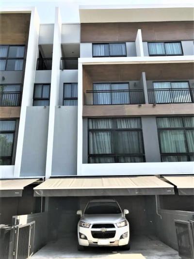 For RentTownhouseChokchai 4, Ladprao 71, Ladprao 48, : 🌼✨💐 Ready to rent 3.5 storey townhome, Soi Ladprao 71, near Central Department Store. Eastville, only 3 km. Beautiful house, good location. You can make an appointment to see. 💐✨🌼