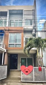 For SaleTownhouseNawamin, Ramindra : 3-storey townhome for sale, Greenwich Village, Ramintra, behind the corner, area 22 square meters, 3 bedrooms, 3 bathrooms, ready to move in Built-in furniture, near Siam Park, Ramintra Road, Khan Na Yao, Bangkok Makro Ramintra, Setthabutr Bamphen School,