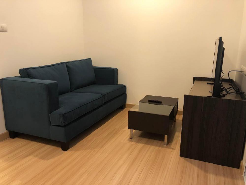 For RentCondoRama 8, Samsen, Ratchawat : Condo for rent, Chateau in Town Rama 8 (Chateau in Town Rama 8), the building inside is quiet, no noise of cars running, convenient transportation, near MRT Bang Yi Khan, furniture and electrical appliances. Ready to move in ✨