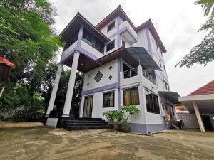 For SaleHousePinklao, Charansanitwong : House for sale in Soi Suan Phak 43, 4 bedroom detached house in Taling Chan.