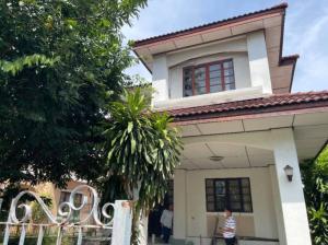 For RentTownhouseBangna, Bearing, Lasalle : (E20-H263) House for rent, Manthana Srinakarin - Bangna, contact to inquire at ID Line: @thekeysiam (with @ too) Add me!