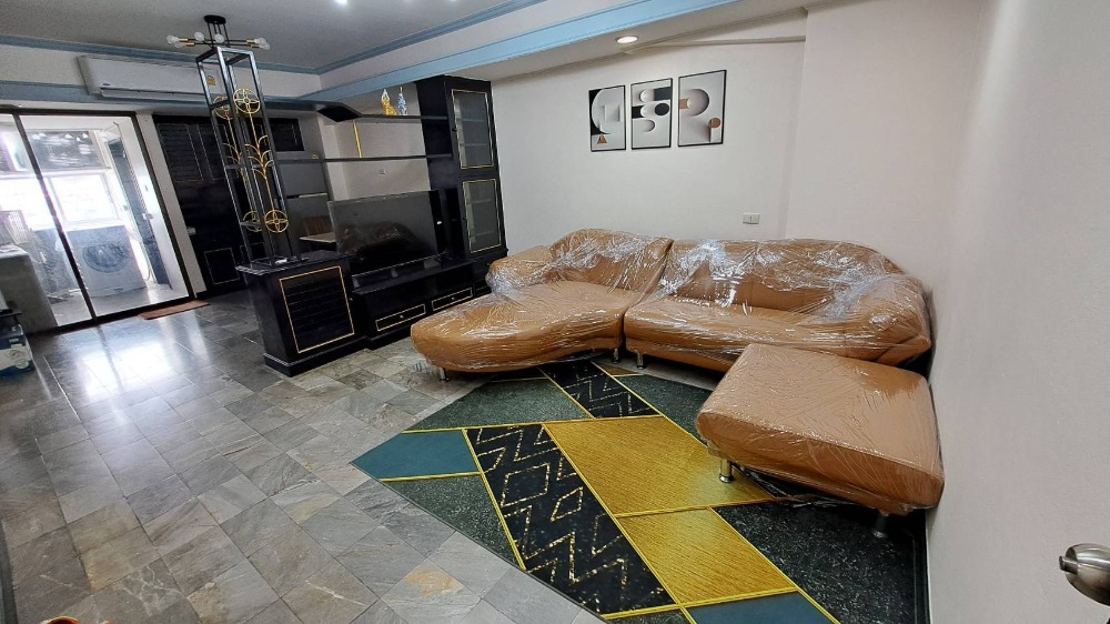 For RentCondoSathorn, Narathiwat : Condo for Sell, Merlin Tower 1, area 80 sq.m., Soi Narathiwat Ratchanakarin 14, near Rajamangala University of Technology Krungthep.
