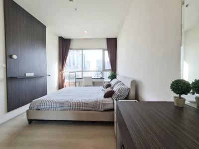 For RentCondoRatchadapisek, Huaikwang, Suttisan : Urgent for rent!! 𝗟𝗶𝗳𝗲 𝗥𝗮𝘁𝗰𝗵𝗮𝗱𝗮𝗽𝗶𝘀𝗲𝗸 Condo Life Ratchadaphisek, good location, near Huai Khwang MRT 400 meters >> there is a motorcycle win-win in front of the condo, 11th floor, Building B, 2 bedrooms, 1 bathroom, size 46 square meters