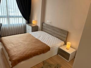For RentCondoOnnut, Udomsuk : For rent at Artemis Onnut, new room, high floor, beautiful view, 2 bedrooms, the second room can choose to be a bedroom or office. Very good location, can walk to big c and BTS