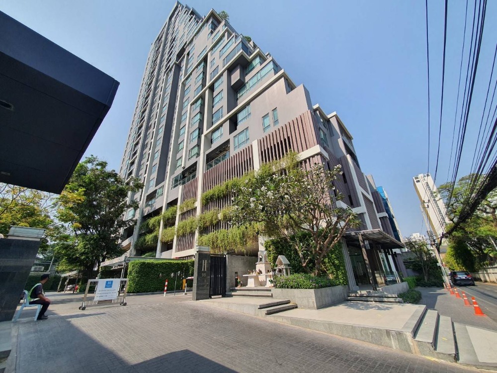 For SaleCondoSukhumvit, Asoke, Thonglor : 🔥Duplex Penthouse, good project, special price🔥selling H Sukhumvit 43 (H Sukhumvit 43), Duplex 3 bedrooms, 4 bathrooms, 184.23 sq.m, 3x-3x floors, partially decorated, very good location, near BTS Phrom Phong.