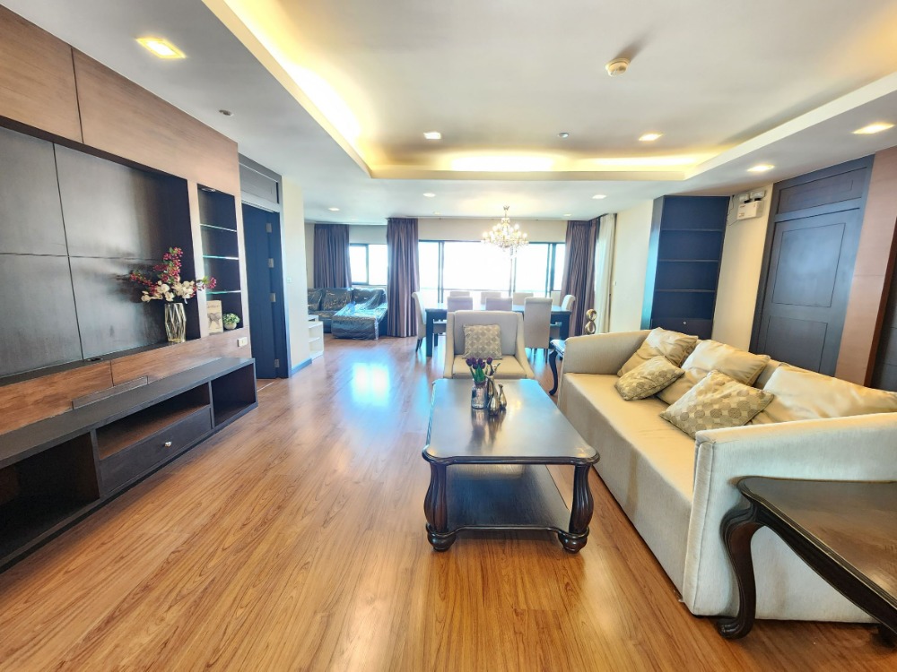 For RentCondoSilom, Saladaeng, Bangrak : Sathorn Gardens Close to BTS Silom-Saladaeng and MRT Lumpini