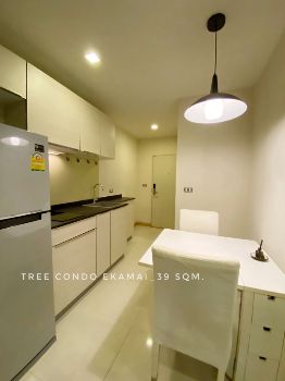 For RentCondoSukhumvit, Asoke, Thonglor : Condo for rent, move in now. Convenient transportation, Tree Condo Ekkamai, 39 sq m., wide balcony, comfortable living