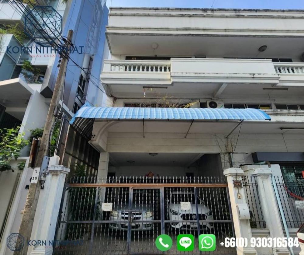 For RentTownhouseSathorn, Narathiwat : Townhouse for rent, Soi Suanplu, 2+2 parking spaces.