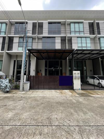 For SaleTownhousePattanakan, Srinakarin : Sale-Rent Townhome Patio Phatthanakan 32 new projects, high ceilings, Double Volume.