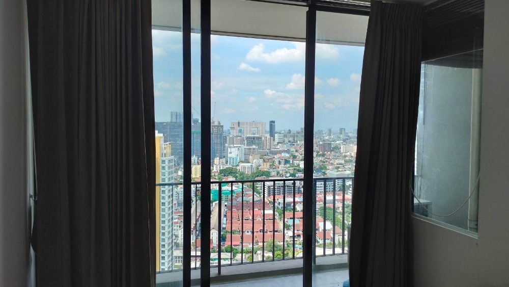 ขายคอนโดลาดพร้าว เซ็นทรัลลาดพร้าว : ขาย 2 ห้องนอน เพียง 5.29 ล้าน !! [  The Issara ladprao  ] ราคาถูกเว่อ คุ้มไม่ไหว ชั้นสูงมากๆ แต่ราคาต่ำกว่าตลาดมาก ไทป์นี้มีน้อย / วิวไม่บล็อคใกล้ MRT ลาดพร้าว / สนใจรีบติดต่อ 065-8219716 น้ำแข็ง