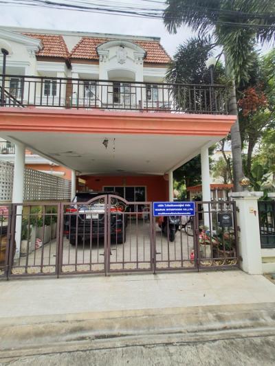For RentTownhouseThaphra, Talat Phlu, Wutthakat : For rent, 3-storey townhome with furniture, behind the corner of Urban Sathorn-Ratchapruek Village, good location, on the road, near BTS Bang Wa