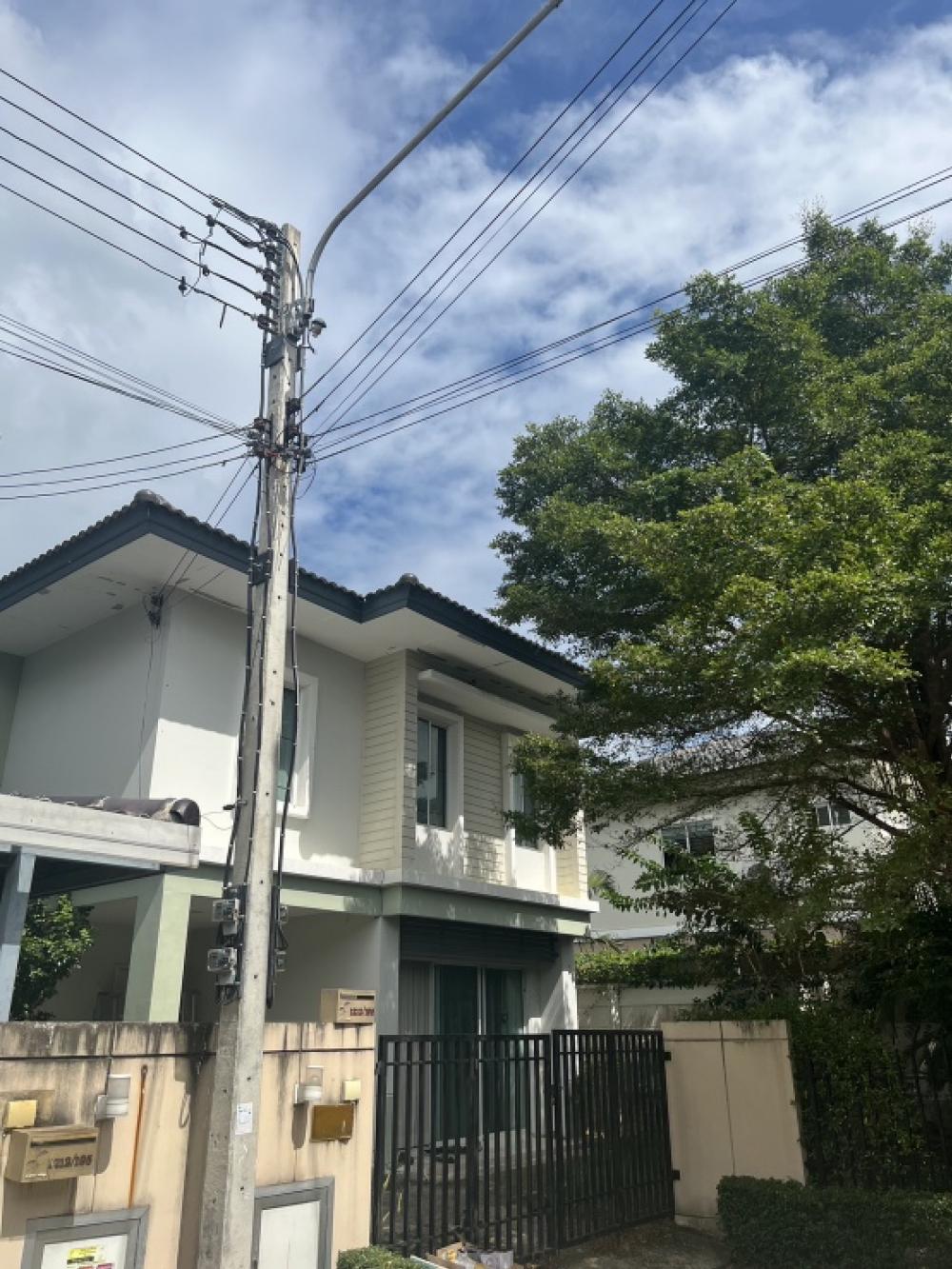 ขายบ้านปทุมธานี รังสิต ธรรมศาสตร์ : ลดราคาสุดท้าย 3.19ล้าน รีบกลับต่างจังหวัด ใครไวใครได้ ขายบ้านเดี่ยว 2ชั้น 110ตรม พื้นที่ 40.2 ตรว บ้านหัวมุม บ้านพฤกษา 24 ซีนเนอร์รี่ คลอง2 รังสิต
