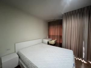 For RentCondoYothinpattana,CDC : We condo for rent, ready to move in, good price