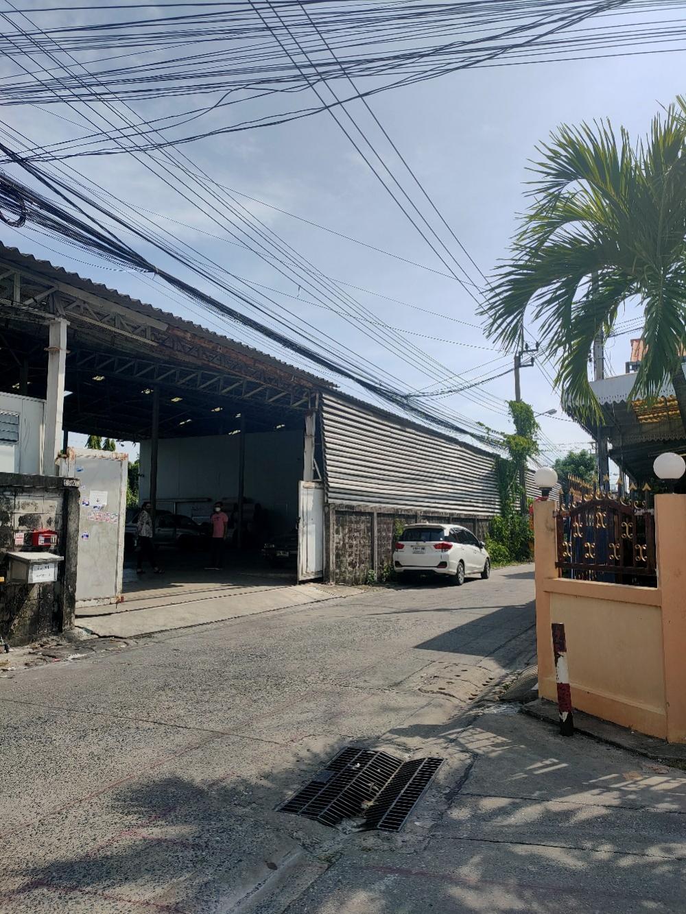 For SaleWarehouseOnnut, Udomsuk : Land for sale with warehouse, area 400 square wa. Ready to expand the business. Located in Soi Dara Chai 2, Nong Bon Subdistrict, Prawet District, Bangkok
