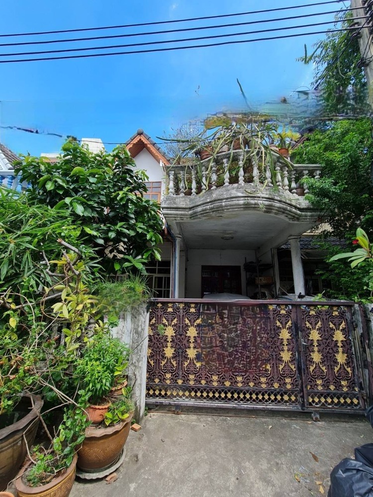 ขายทาวน์เฮ้าส์/ทาวน์โฮมอ่อนนุช อุดมสุข : ขาย ทาวน์โฮม สุขุมวิท 50 เดินทางสะดวก 2 ชั้น 104 ตรม. 31 ตร.วา ตามสภาพ.