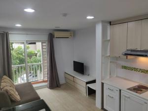 For RentCondoWongwianyai, Charoennakor : For rent, The Plenary Sathorn, 35 sq m, 3rd floor, newly renovated condo, ready to move in, fully equipped.